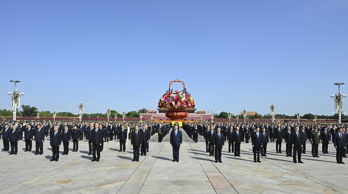 烈士纪念日向人民英雄敬献花篮仪式在京隆重举行 习近平等党和国家领导人出席